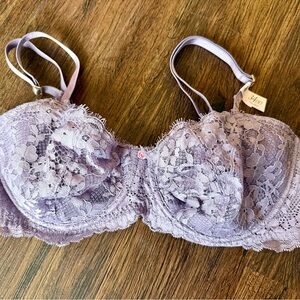 Victoria’s Secret Dream Angels Push-up Without Padding Lace Bra